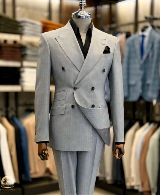 𝐒𝐈𝐋𝐕𝐄𝐑 𝐌𝐎𝐍𝐀𝐑𝐂𝐇 𝐃𝐎𝐔𝐁𝐋𝐄-𝐁𝐑𝐄𝐀𝐒𝐓𝐄𝐃 𝐒𝐔𝐈𝐓